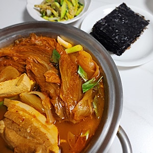 묵은지 김치찜 레시피 /삼겹살 700g으로 만든 4인분 밥도둑 요리