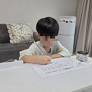 리바트 꼼므 1200  메르마 독서대 조합 유치원 5세 아이 책상 의자세트 솔직 실사용 후기