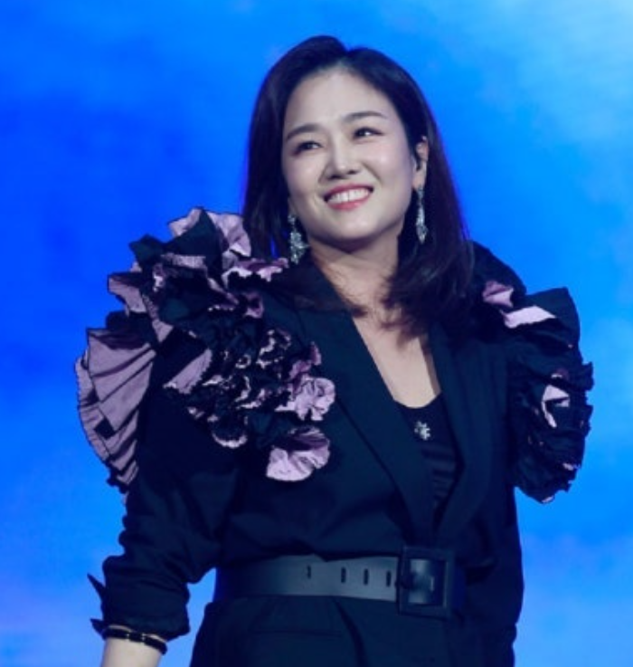 "혀의 3분의 1을 잘라냈습니다" 노래가 전부였던 그 <b>가수</b>, 4남매 엄마....
