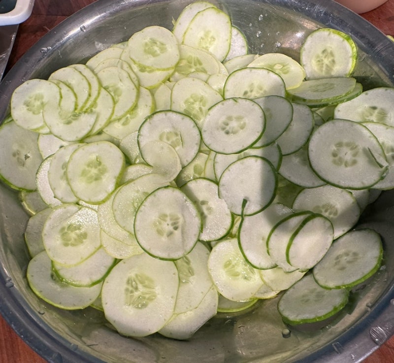 여름철 단골 반찬, 짭쪼롬 꼬순 하얀 오이무침｜유아식 반찬 추천