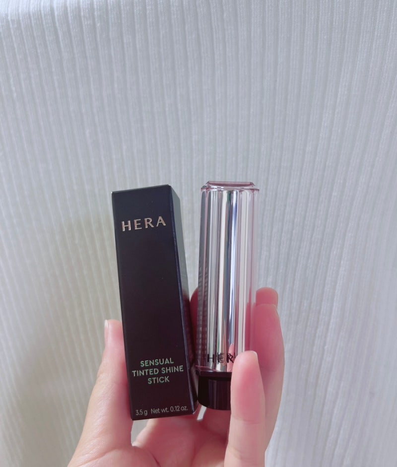 헤라 센슈얼 틴티드 샤인 스틱, 입술에 촉촉한 광택을 더해주는 립스틱