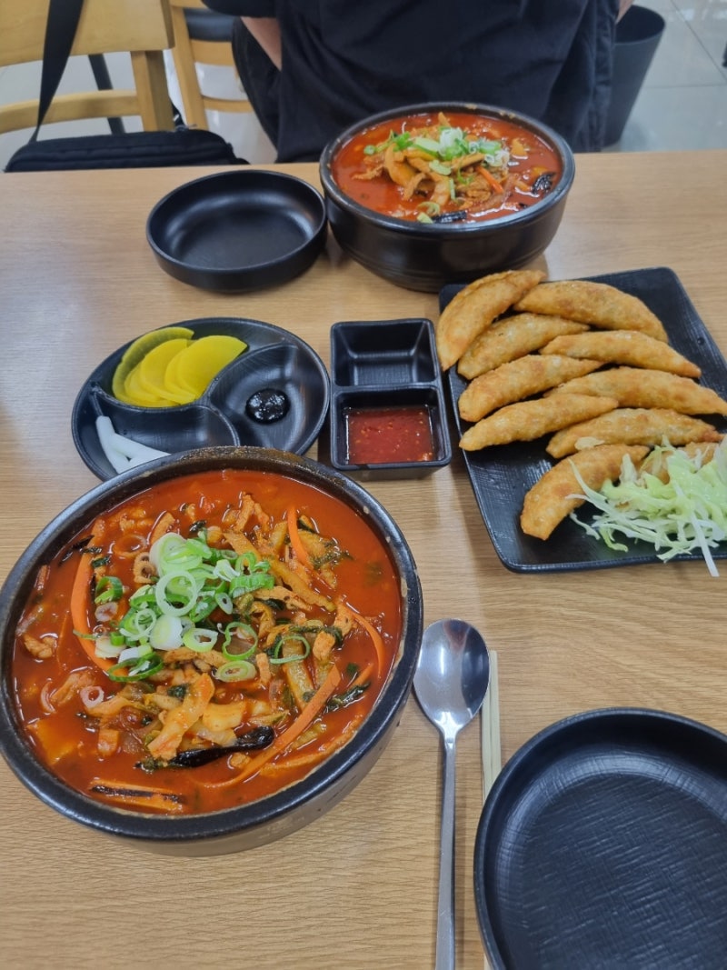 인천 구월동 찐맛집 정아각 진한 국물맛 얼큰뚝배기 고기짬뽕 군만두 중국집 중식집 추천
