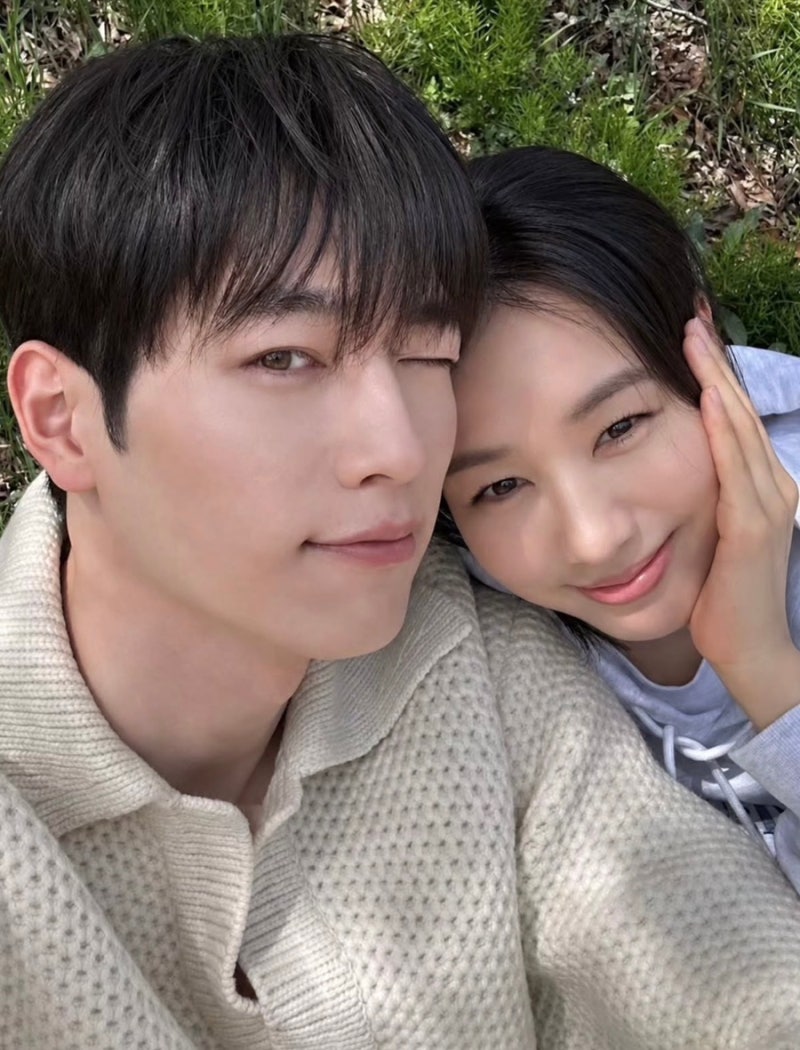 서강준·안은진, 드라마서 10년 연인…공개된 커플 사진