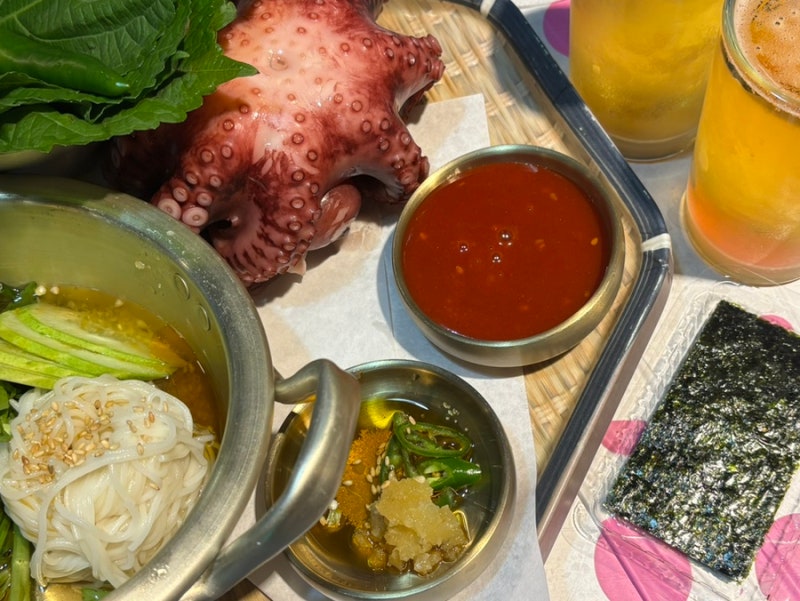 동구밭새참 / 구디술집 통문어숙회맛집 구디역 모임장소 추천 가성비 포장마차 추천