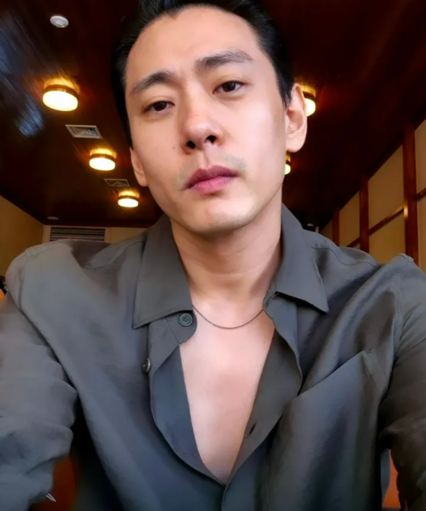 “나보다 11살이나 많은데 이상하게 끌렸다” 유태오의 마음을 사로잡은 아내의 매력