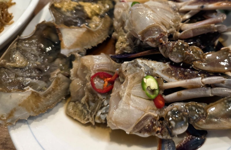 [파주 맛집] 알 꽉 찬 간장게장과 떡갈비의 완벽한 조화, 가성비 주말 나들이 '섬마을게장님' ....