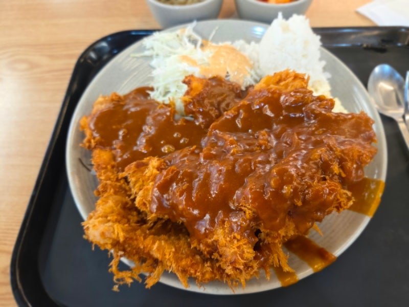 경동시장 청년몰 맛집 '육작', 이 가격에 돈까스 양 실화?