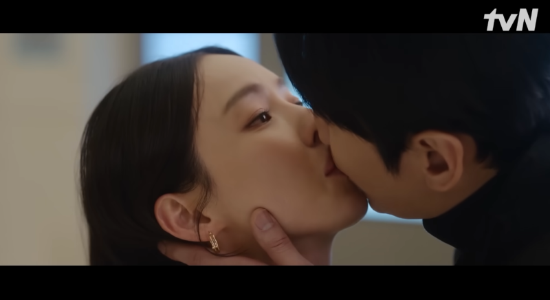 시청률 1%대 굴욕 위기였는데 아마존 프라임 글로벌 4위 싹쓸이한 로맨스드라마 | 이동욱 글....