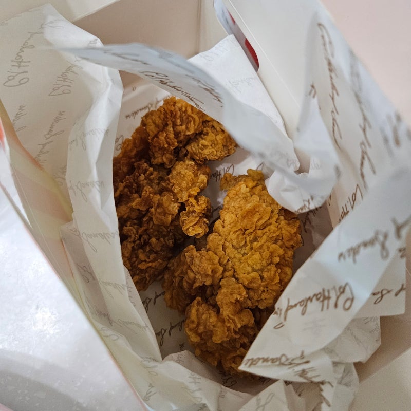 KFC 치킨올데이 1+1 후기 (feat. 핫크리스피통다리 & 갓양념통다리)