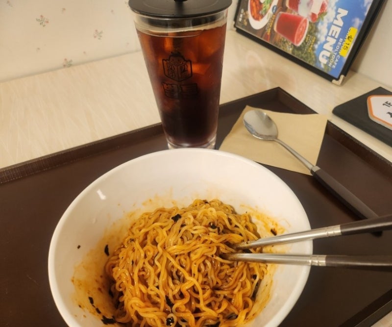 [수유역 맛집/놀거리] 만화카페 벌툰 파리지앵 수유역점 솔직 후기! 감성 넘치는 힐링 데이트....