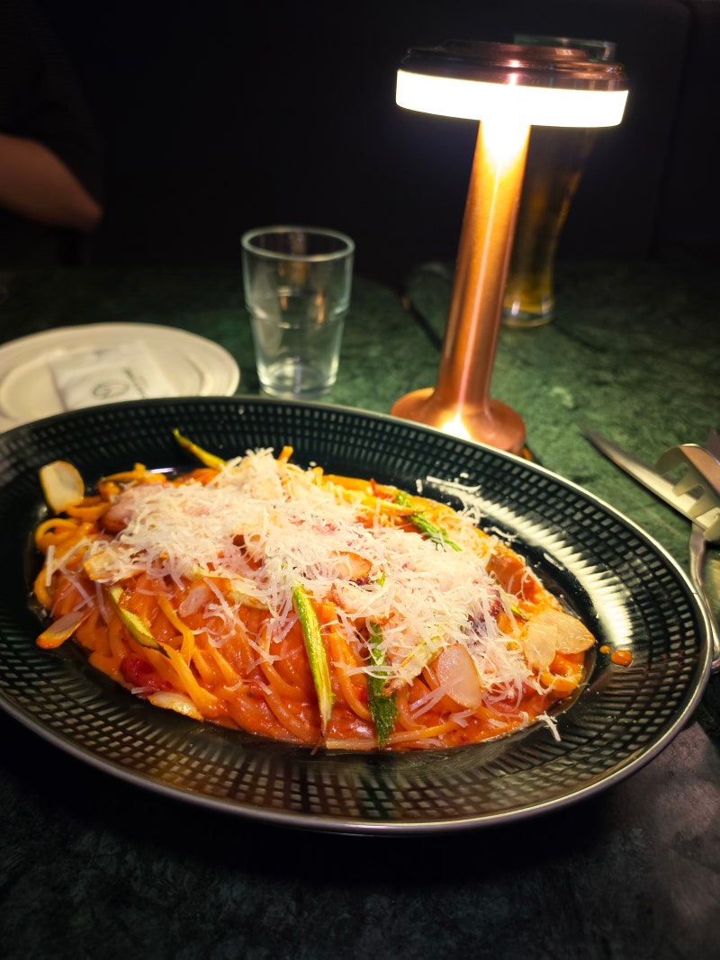 청담맛집 먼데이투선데이, 커피로 시작해서 스테이크로 끝나는 곳