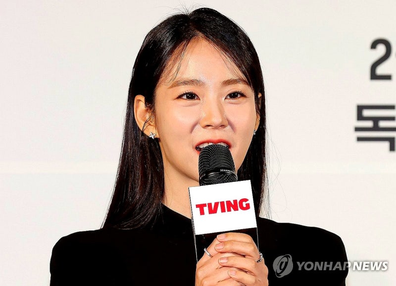 한승연, 생일 카페서 "손 덜덜 떨고 아파 보여" 팬들 건강 걱정