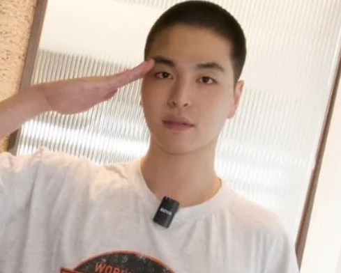 구준회 오늘 입대…아이콘 마지막 군 입대 멤버 됐다