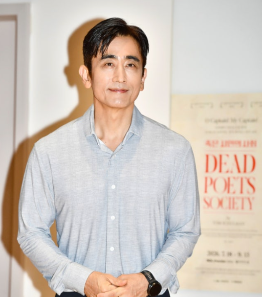 60세 앞둔 차인표, 왜 지금 '죽은 시인의 사회' 무대에 섰을까? 20대에게 전한 먹먹한 진심은?