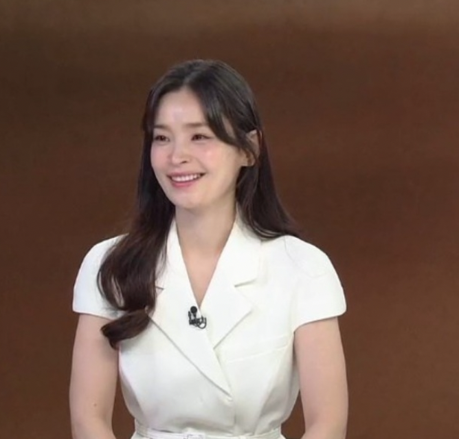 뉴스라인 W 속 전미도 흰색 상의 제품 어디꺼 ? 브라이드앤유 제품이었구나 !