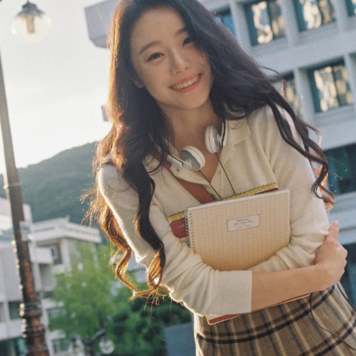 이렇게 예쁜데 왜 안 뜨는지 의문인 서울대 출신 여배우 (ft.남편도 서울대)
