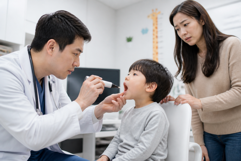 소아과 의사가 보는 수족구 초기증상 — 입안 궤양보다 하루 먼저 열이 옵니다