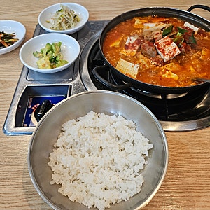[영등포]영등포 맛집 몇년째 들르는 친구네돼지찌개두루치기 솔직후기(김안과 근처 맛집 / ....