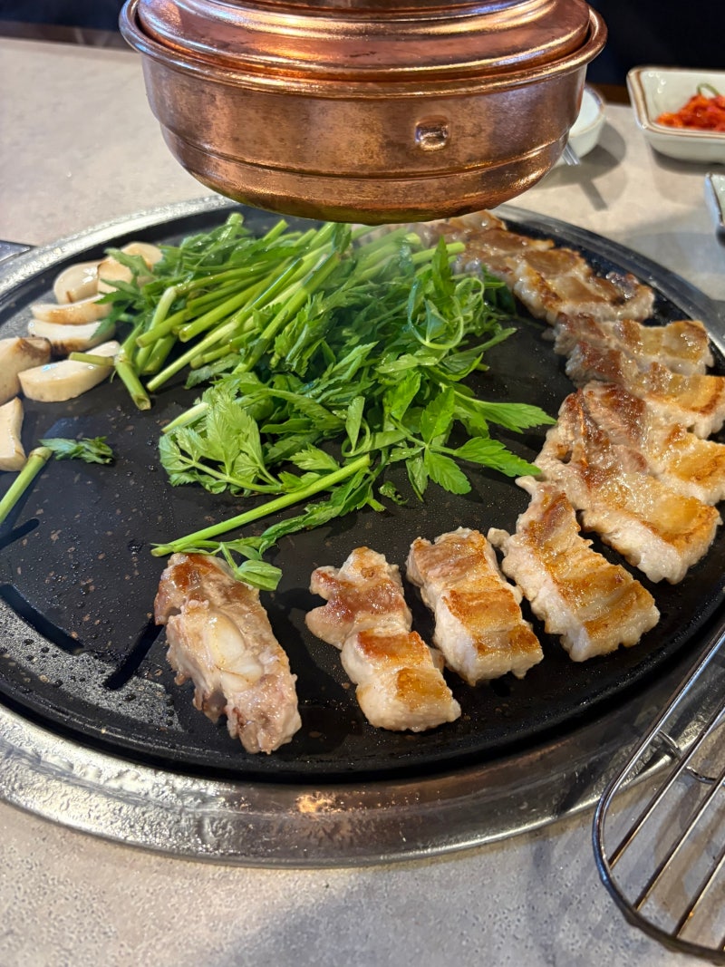 청주 율량동 삼겹살 맛집 창심관ㅣ직원이 구워주는 꽃삼겹살