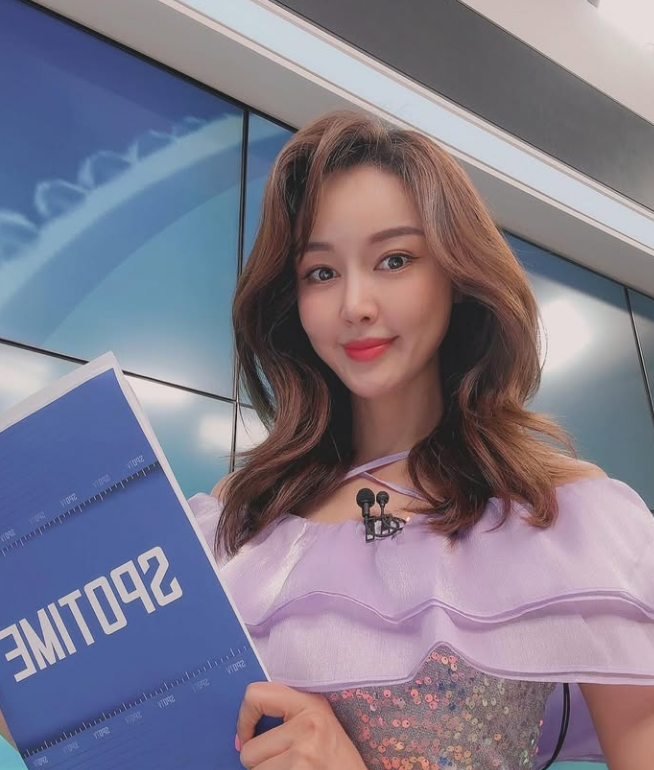 김민아 파경 이후 근황 보니 의외네요. 40대에 다시 찾은 "이 자리"