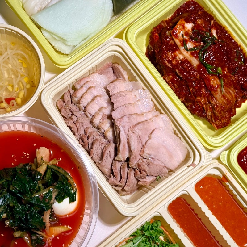 실비김치 파는 곳 양념 생각보다 화끈! 원할머니 보쌈족발과 찰떡궁합