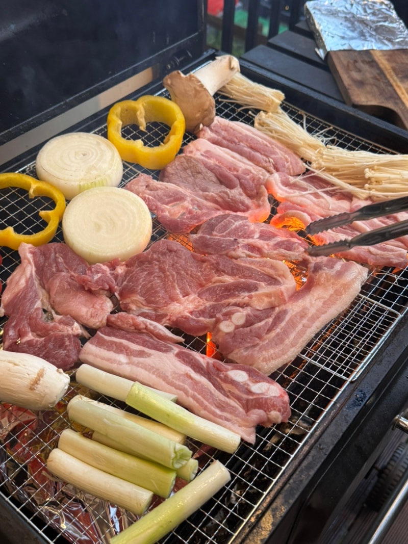 바베큐팩토리 백운호수점, 의왕 숲속뷰 감성캠핑 가족모임 셀프바베큐장