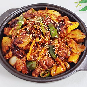 주말 저녁메뉴 돼지고기 앞다리살 제육볶음 고기 부위 양념장 레시피 두루치기 만드는법