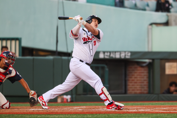 롯데가 <b>최지만</b> 뽑을까? MLB 67<b>홈런</b> 거포가 4순위까지 남는다면