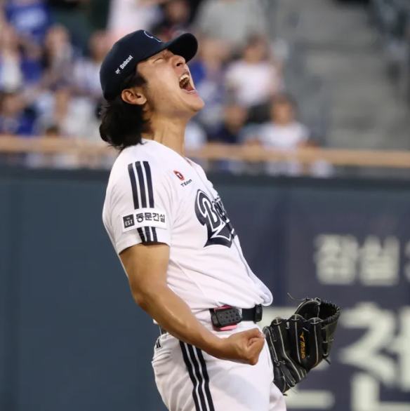 두산 야구선수 곽빈 프로필 정리: 학력, 고향, 나이, 키, 신체 조건, 연봉, 군면제, 통산 성적 ....