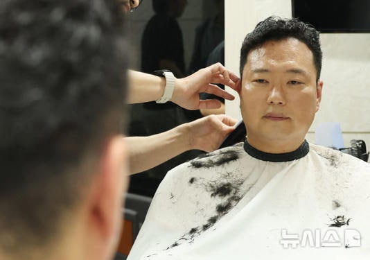 논산훈련소 입소 앞둔 천하람 개혁신당 원내대표 vs 모두 왜 이래Cheon Ha-ram, floor leader of the Ref....