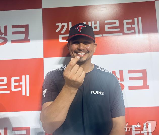 '빅리그 112승' <b>카라스코</b>, KBO 마운드 첫 승… "한국에선 나도 신인"