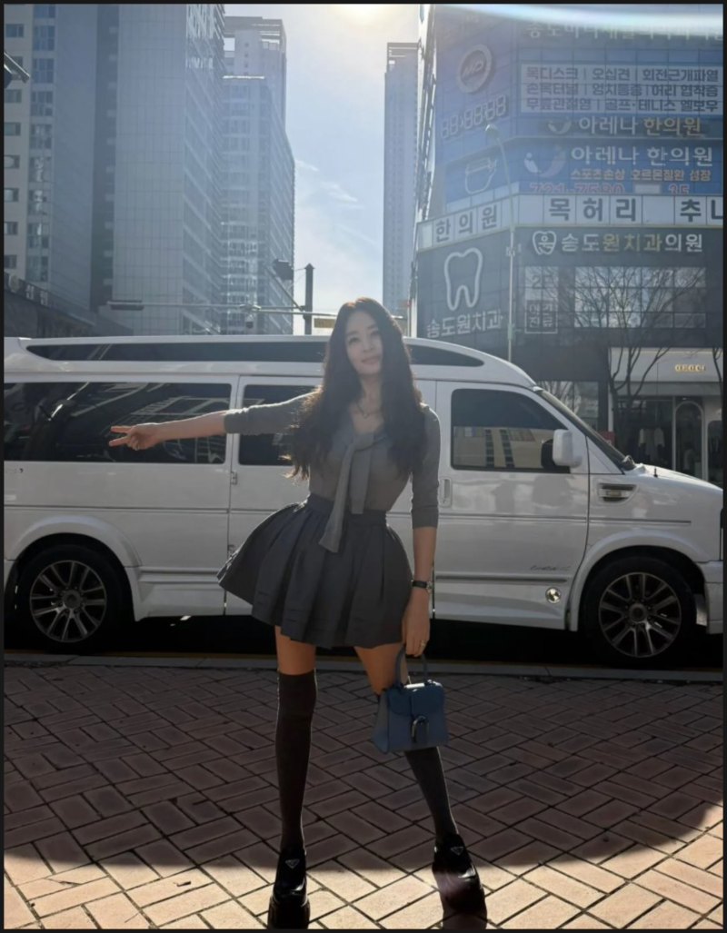 57세 김혜수 vs 24세 잇지 유나 같은옷 패션 대결 과연 승자는 누구?