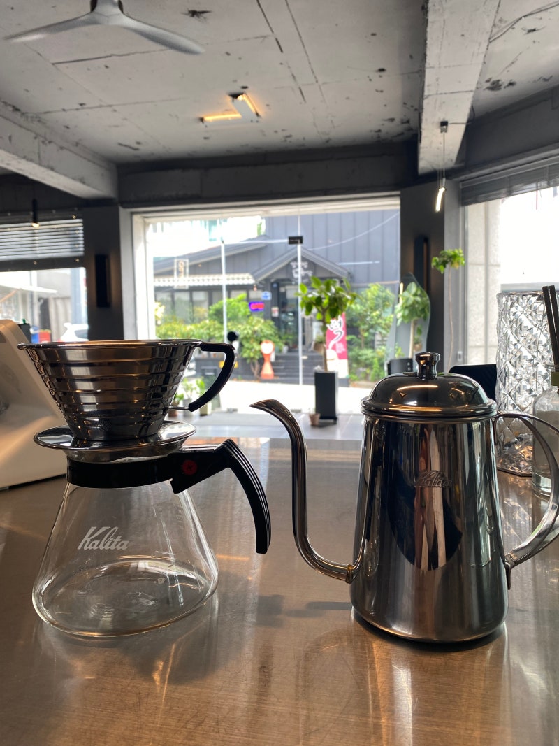 [카페사장의 내돈내산 매장 장비] 직접 내려주는 핸드드립☕ 이야기, 매장에서 쓰는 칼리타 ....