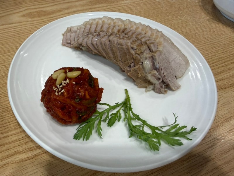 부산 대연동 맛집 공원칼국수｜미니수육과 칼국수, 매운 김치까지