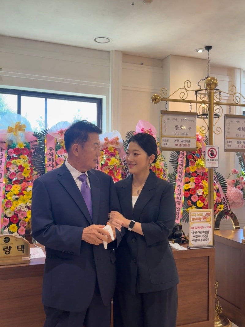 여자 결혼식 하객룩 추천｜동생 결혼식에 직접 입은 정장·구두 후기