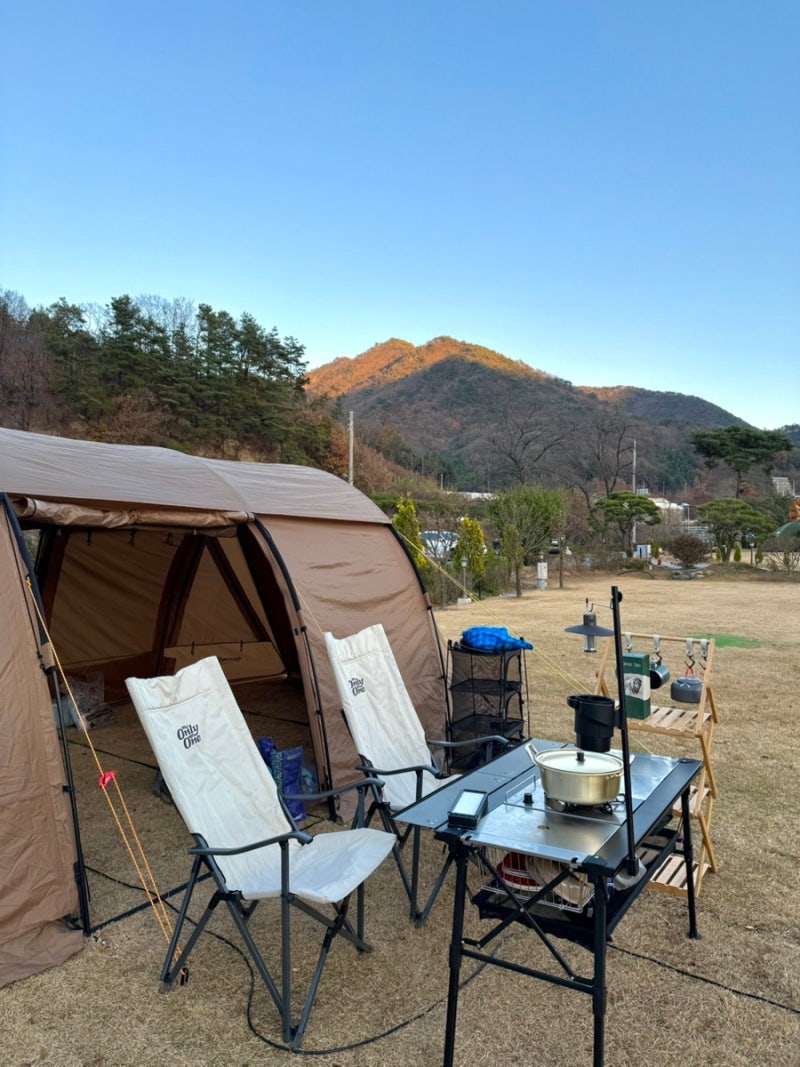 [Camping] Review of Site B6 at 'Gongju Donghaksa Healing Campsite', great for autumn!