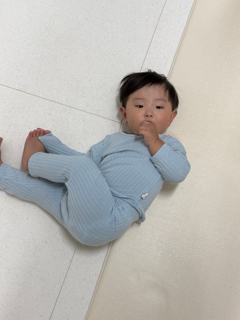 18개월 손가락 빨기 끊기 성공 : 손 빨기 방지 장갑 / 손가락 문어책 / 손 빨기 방지 약