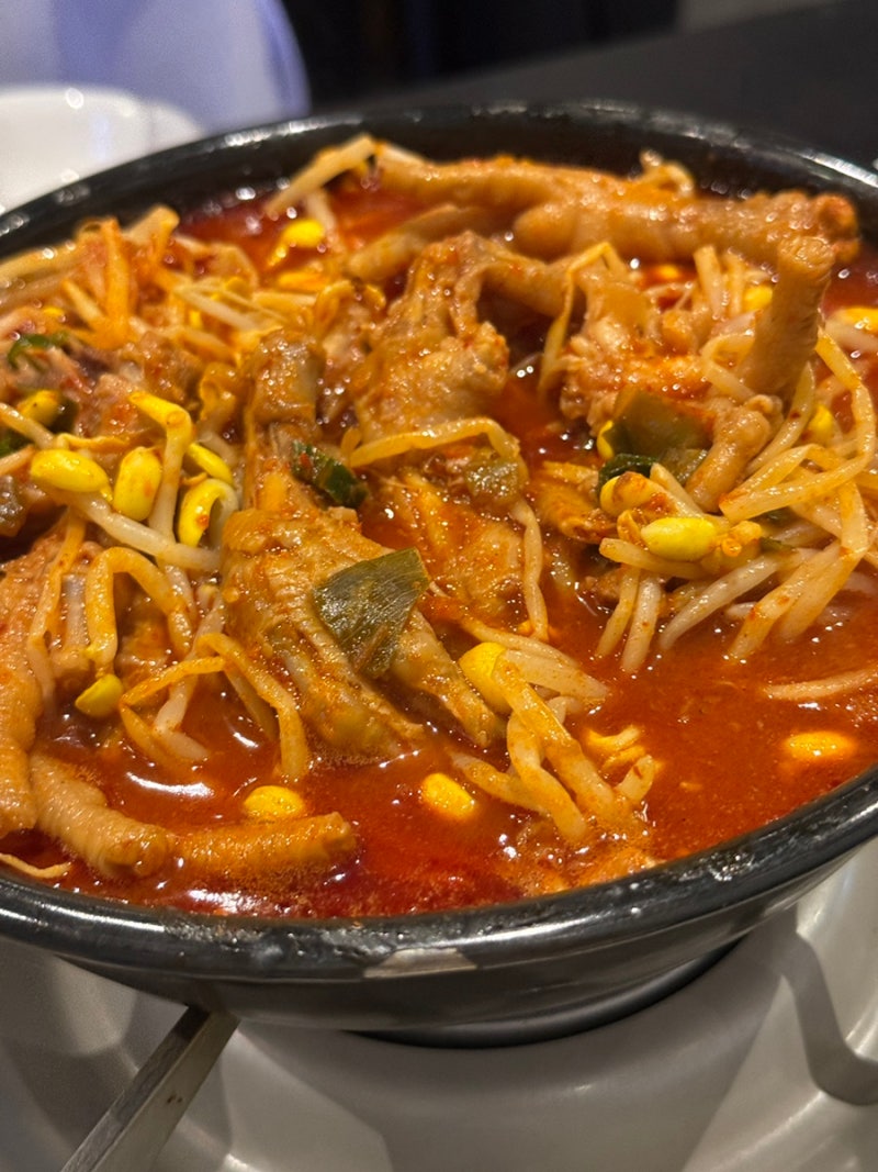 스트레스 풀리는 빨간맛 한신포차 국물닭발이 최고야