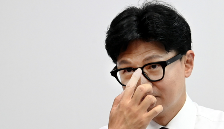 [긴급속보] 한동훈 vs 장동혁 여론조사 정반대 결과…보수 주도권은 결국 누가 잡나