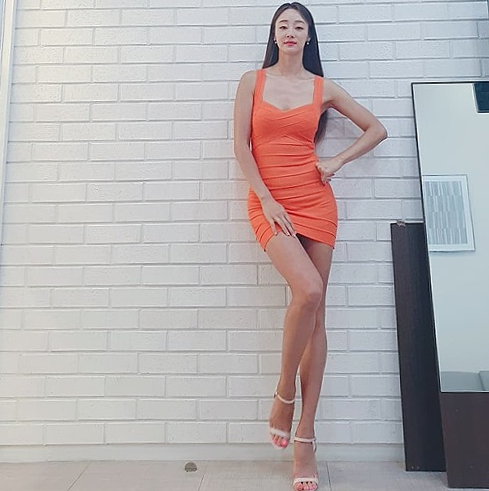 최여진 남편 김재욱과 8000억 재벌설 해명, 핫핑크 신혼집까지 눈길