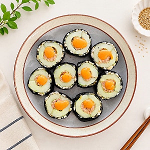 오이 반으로 갈라서 '이것' 채웠더니.. 역대급 매콤 깔끔 통오이김밥 레시피