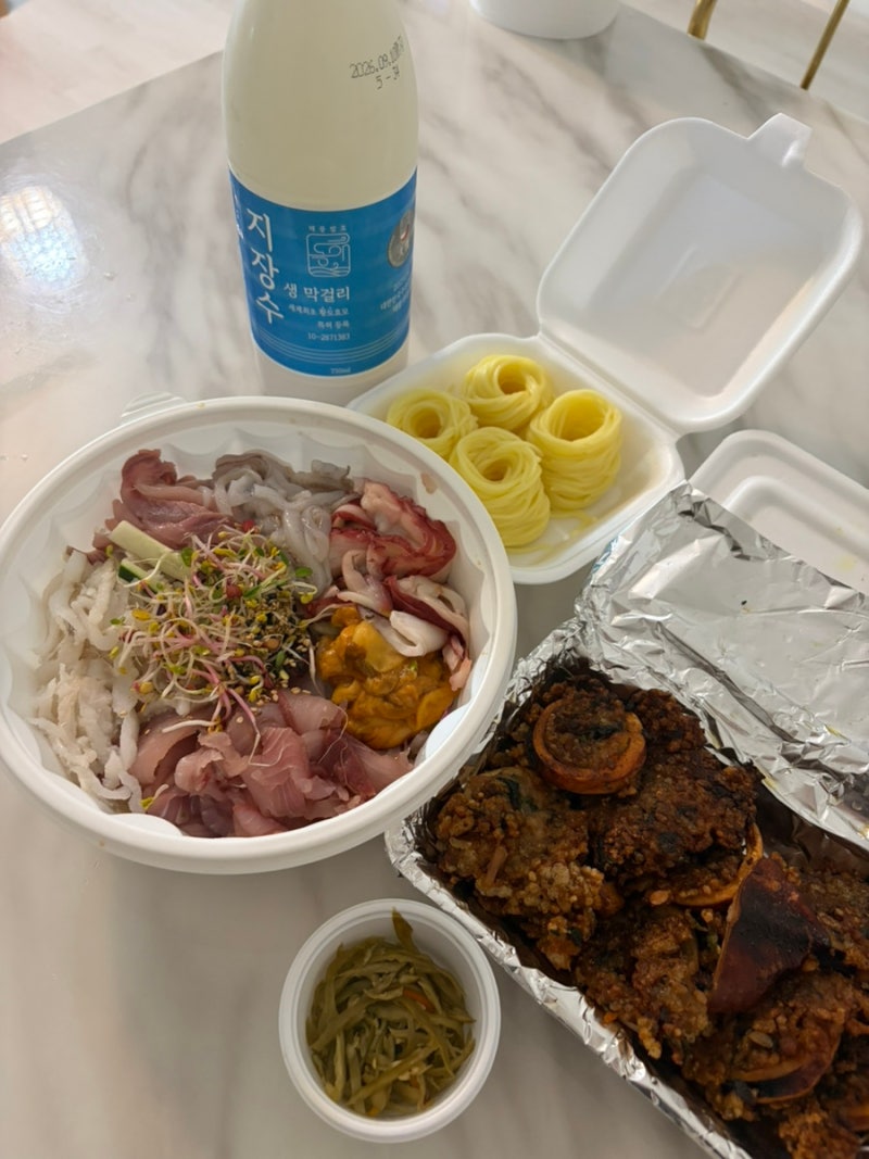 [강원 속초] 속초 인기 먹거리 맛집 포장 후기｜항아리물회&소연이네조개구이 오징어순대