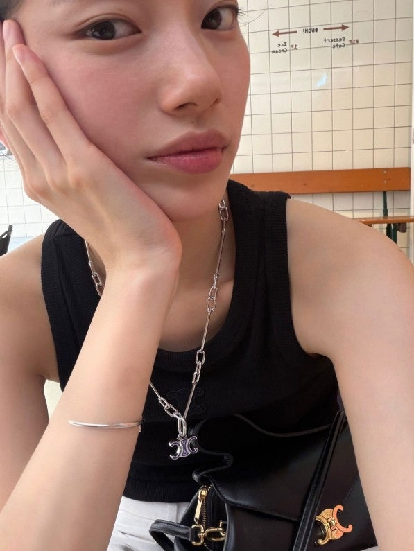 인간 셀린느 수지, 가방부터 코트까지 이게 다 얼마야? 그런데 진짜 놀라운 건......