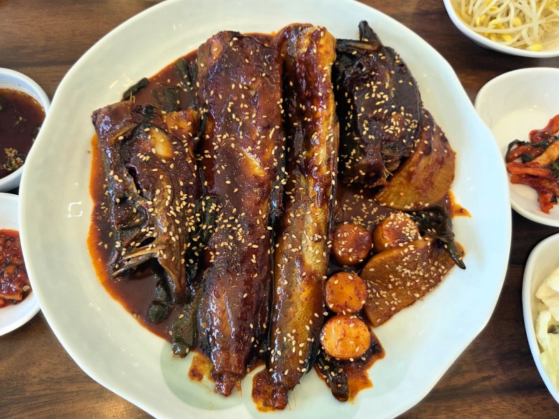 전곡선사박물관 인근 따뜻한 돌솥밥과 매콤고소달달 연천 김미화코다리