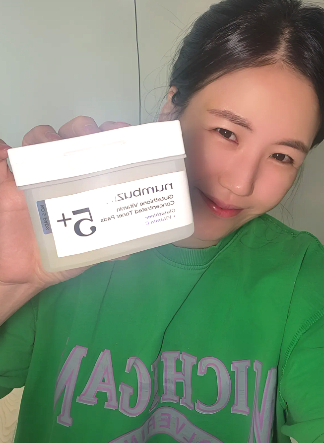 휴가철 애프터케어 희고 맑은 피부 되돌리기 올영세일템 토너패드 추천 [넘버즈인 글루타치....