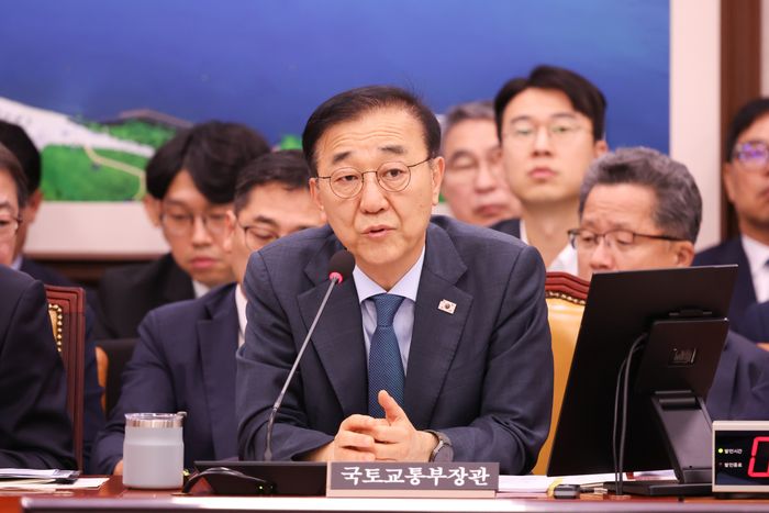 <b>김윤덕 국토</b>교통부 <b>장관</b> 국회 의원 프로필 고향 학교 선거 이력 수....