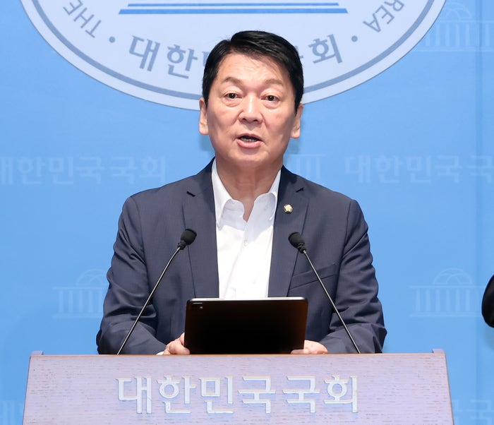 안철수, 친한계 직격 “'복당 운동권'이 당 쑥대밭… 국힘서 없어져야”
