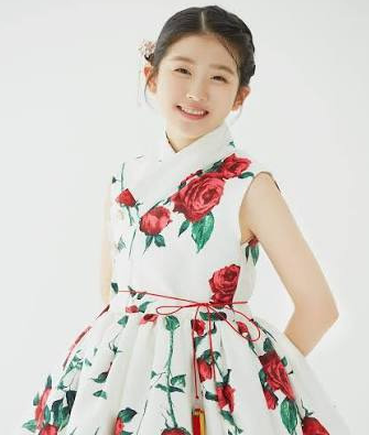 미스트롯 경연의 치열한 분위기를 표현한 무대