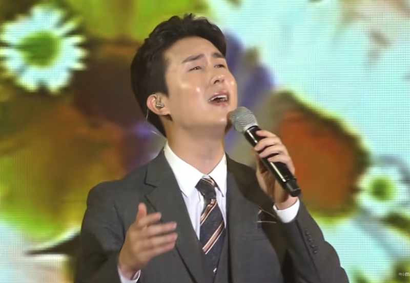 한 번 웃으면 한 번 젊어지고 한 번 화내면 한 번 늙는다 뜻이 담긴 신유 4집 타이틀곡 일소일....