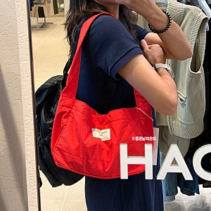 마뗑킴가방 컬러감이 예쁜 레드백 미니에코백 착용후기